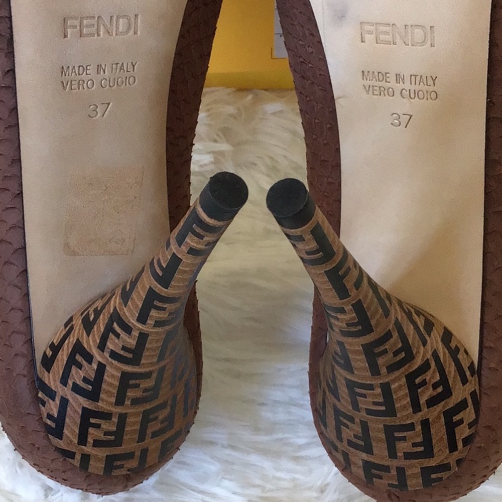 Fendi Dcollet Vitello Python Pumps. - image 7